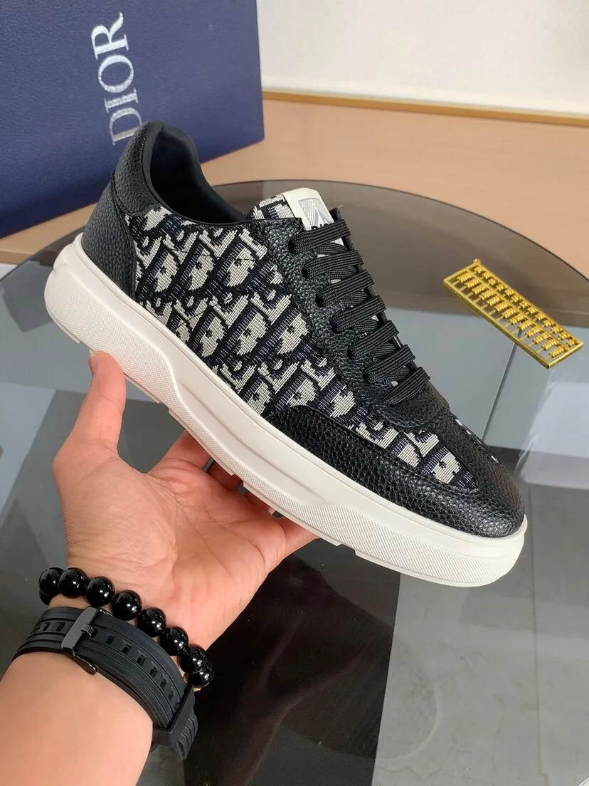 Factory price 420⌚️⌚️[Dior] Dior's new men's genuine leather casual shoes, the highest version on the market, any comparison is welcome🆚! The original leather has excellent texture and is super high-end! Fetal sheep net lining imported from Italy, removable pad! Luxurious materials and fine workmanship, highly recommended! Code number: 38-444⃣️Color optional